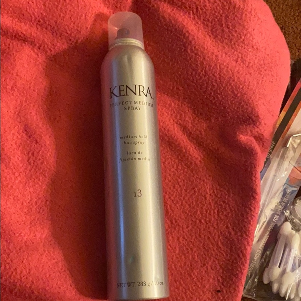 Holding spray